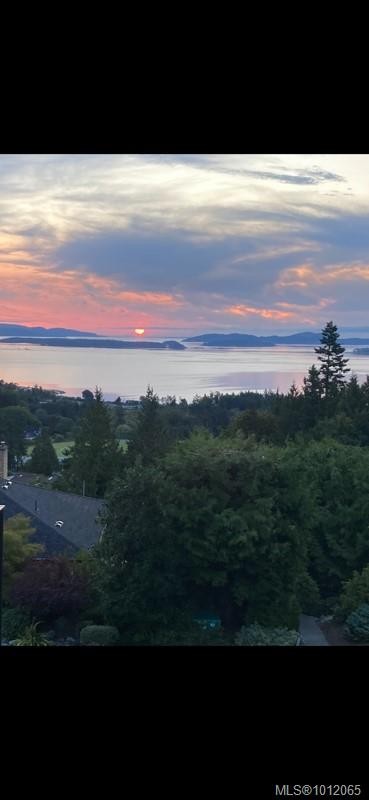 8870 Forest Park Dr, North Saanich, BC