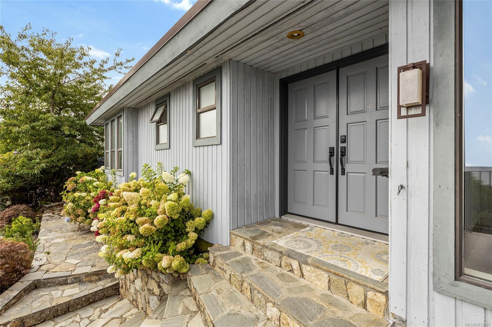 8870 Forest Park Dr, North Saanich, BC