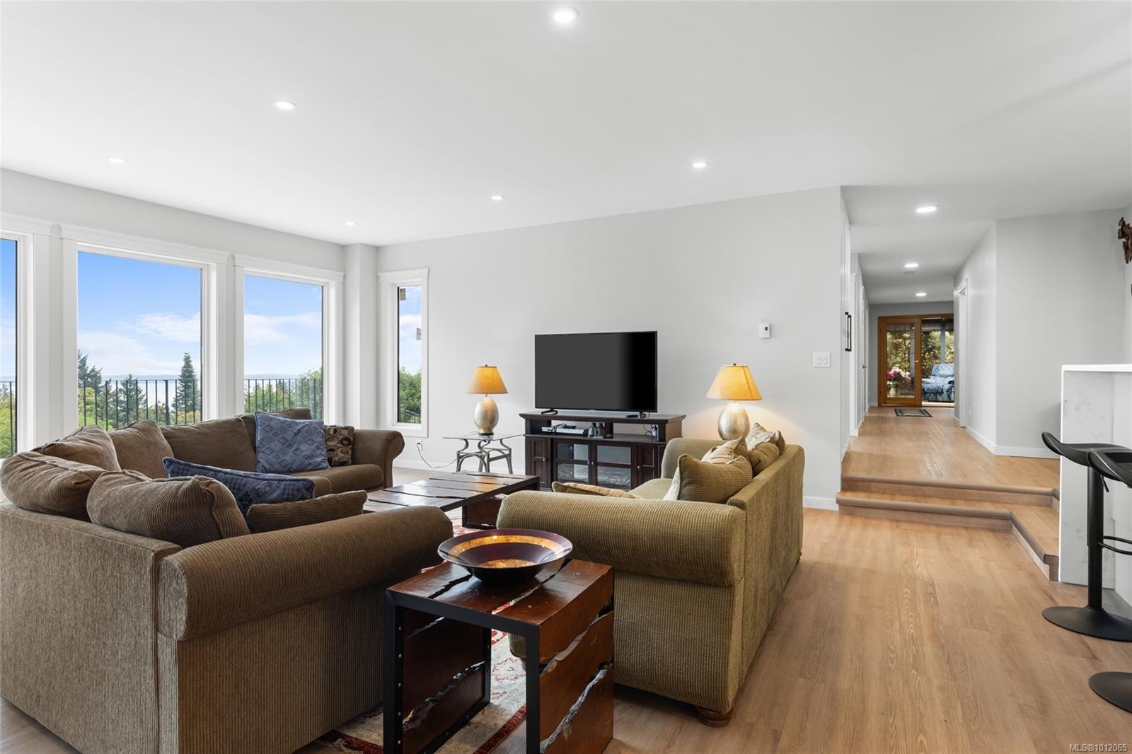 8870 Forest Park Dr, North Saanich, BC