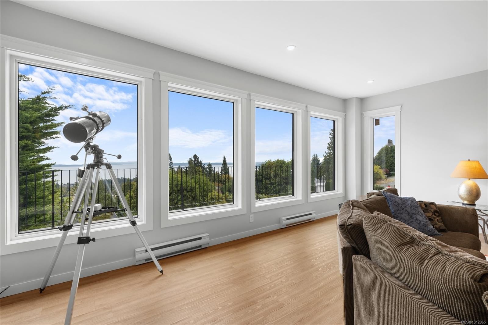 8870 Forest Park Dr, North Saanich, BC