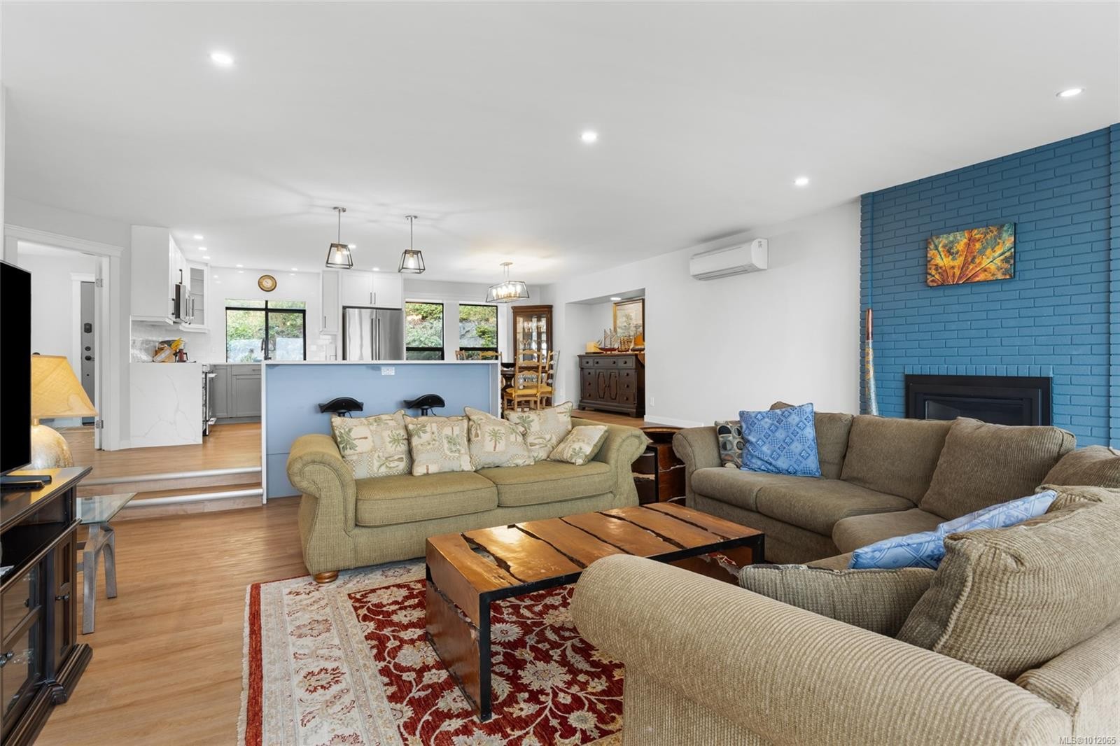 8870 Forest Park Dr, North Saanich, BC