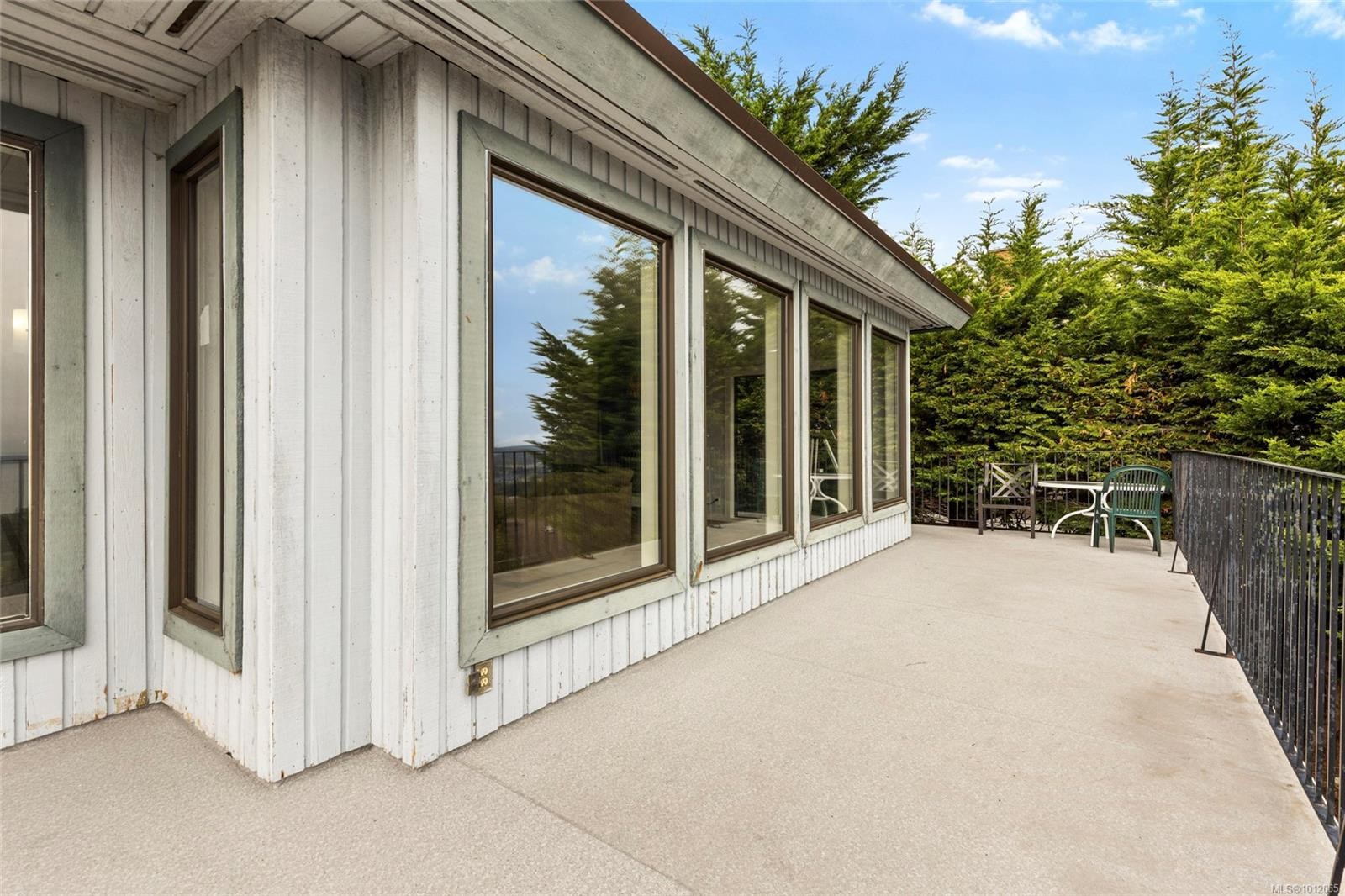 8870 Forest Park Dr, North Saanich, BC