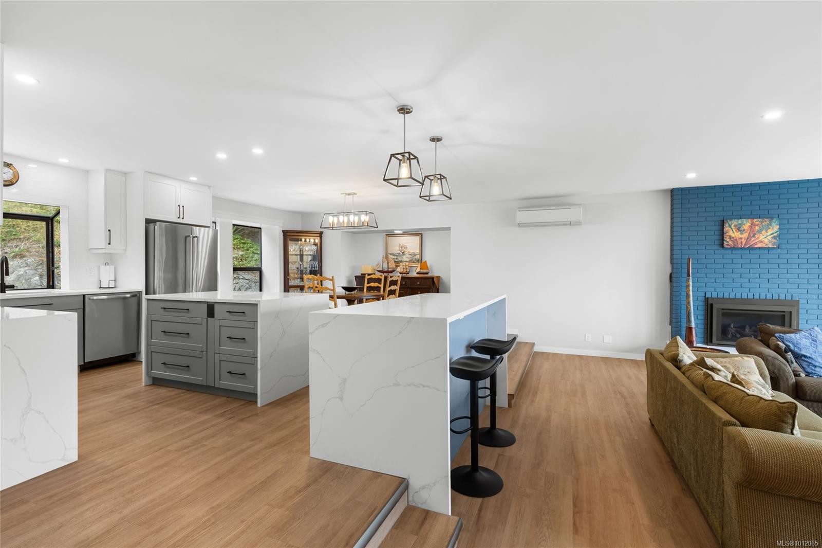 8870 Forest Park Dr, North Saanich, BC