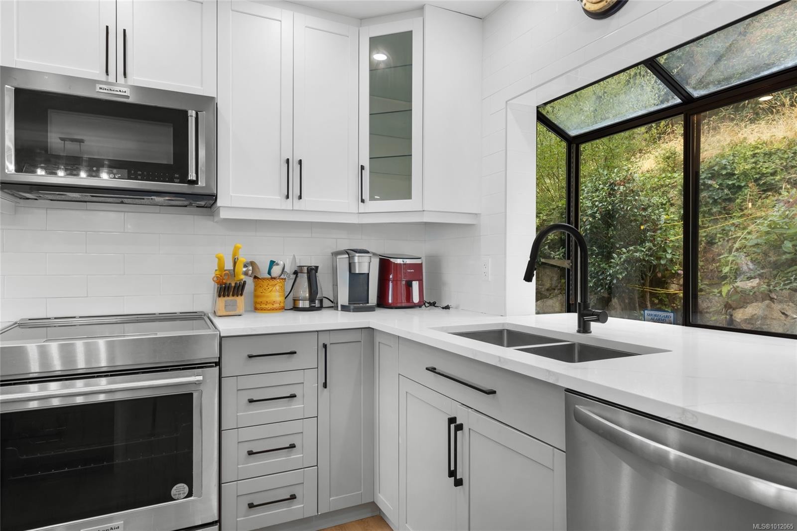 8870 Forest Park Dr, North Saanich, BC