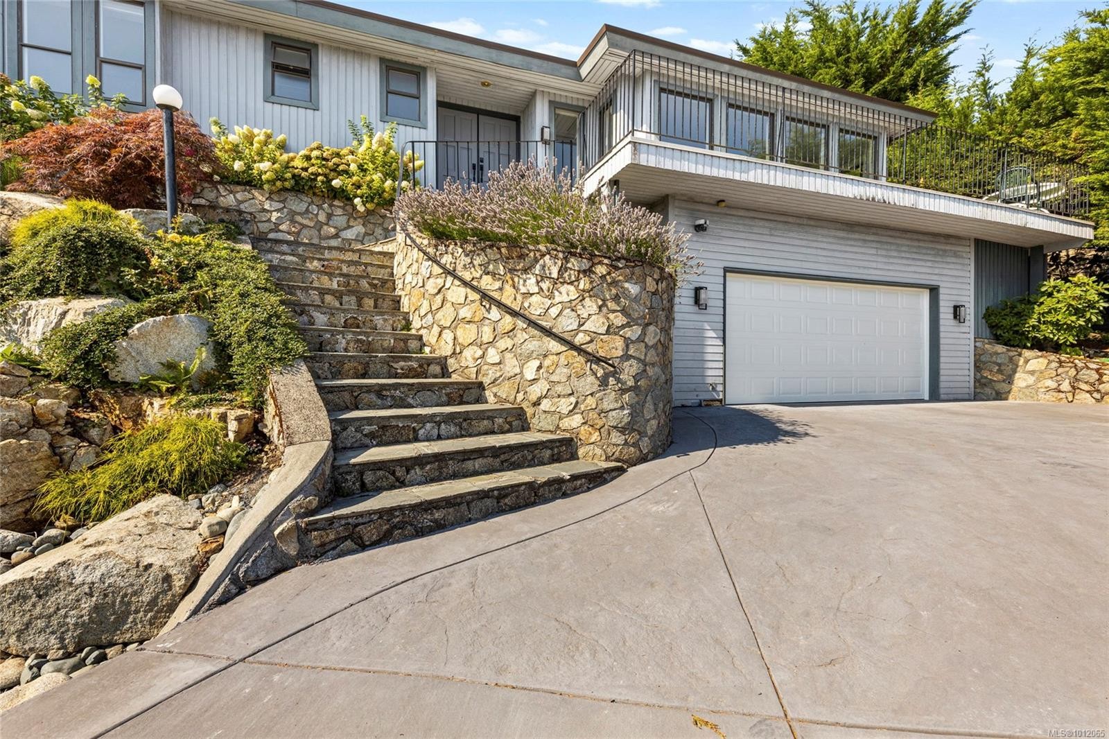 8870 Forest Park Dr, North Saanich, BC