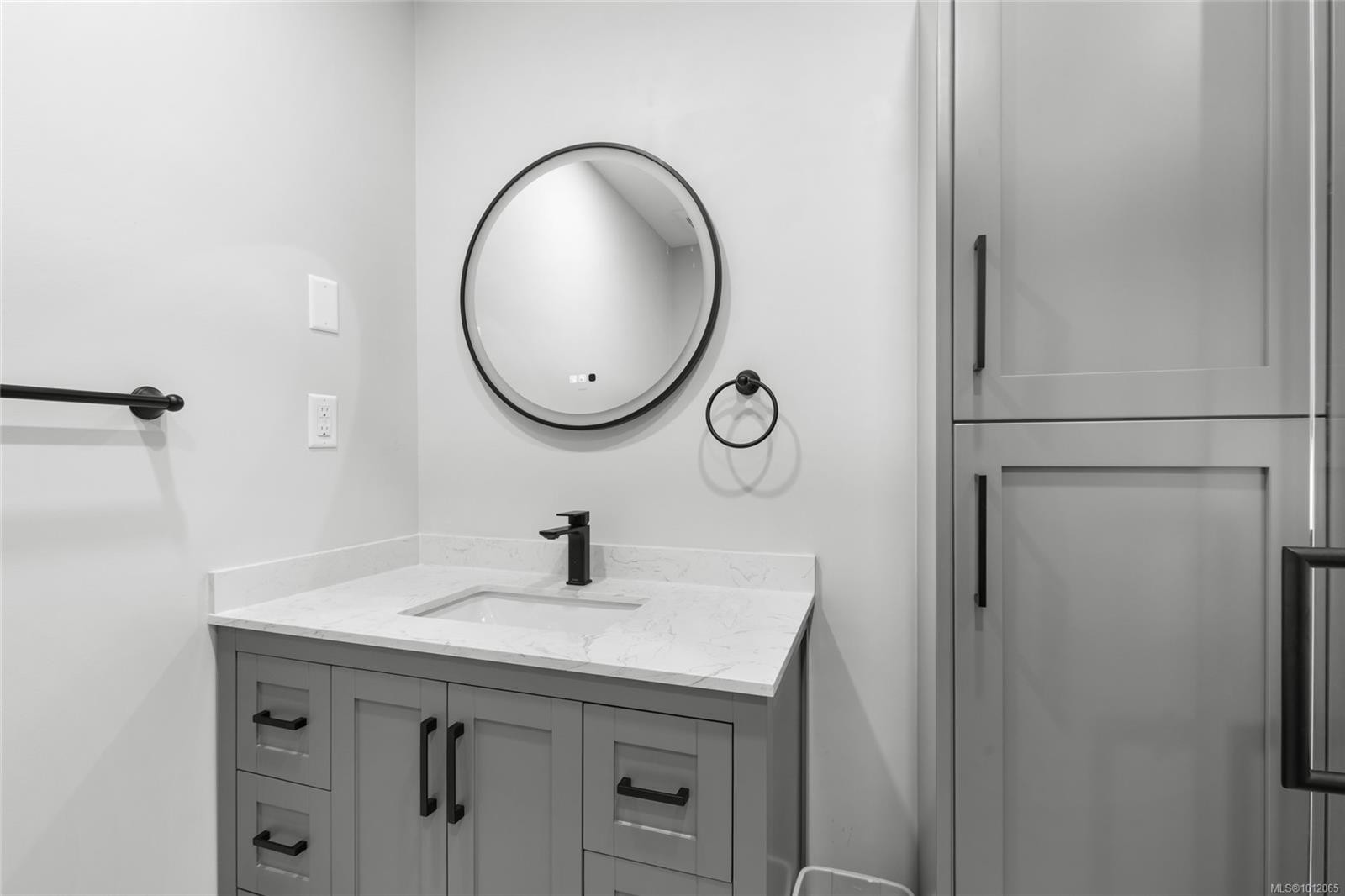 8870 Forest Park Dr, North Saanich, BC