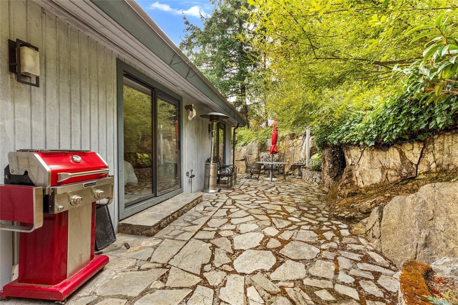 8870 Forest Park Dr, North Saanich, BC