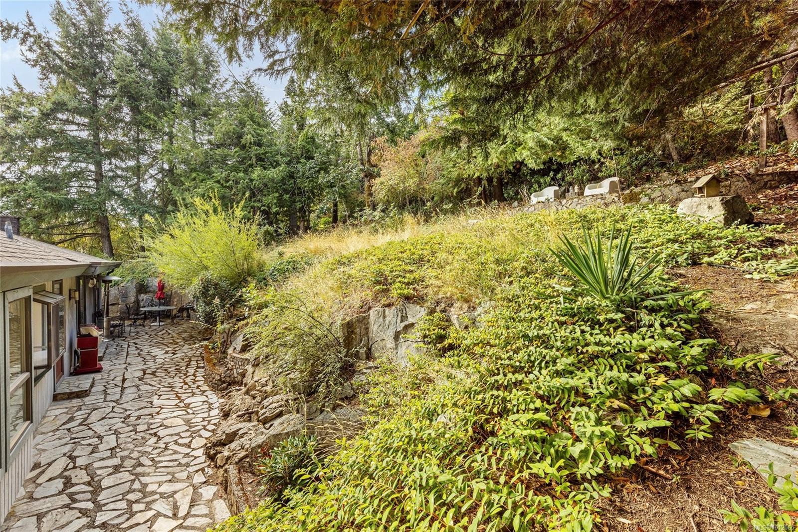 8870 Forest Park Dr, North Saanich, BC