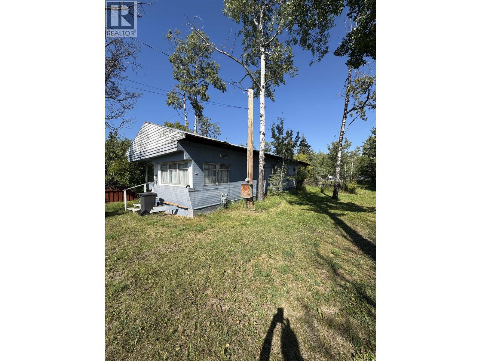 10105 Paquette Avenue, Hudsons Hope, BC - Outdoor