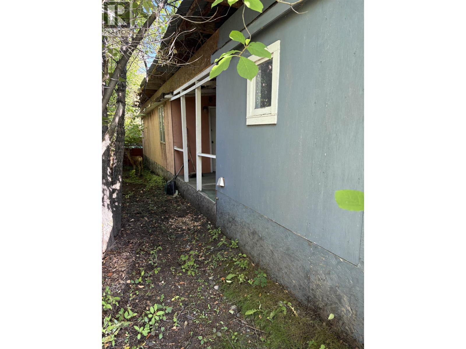 10105 Paquette Avenue, Hudsons Hope, BC - Outdoor