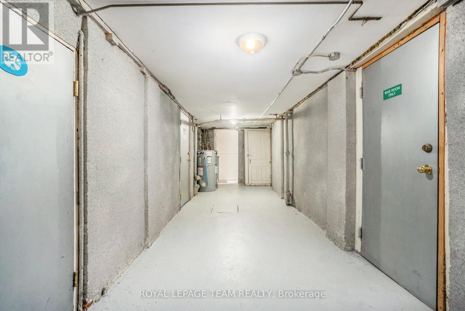 305 Waverley Street, Ottawa, ON - Indoor Photo Showing Other Room