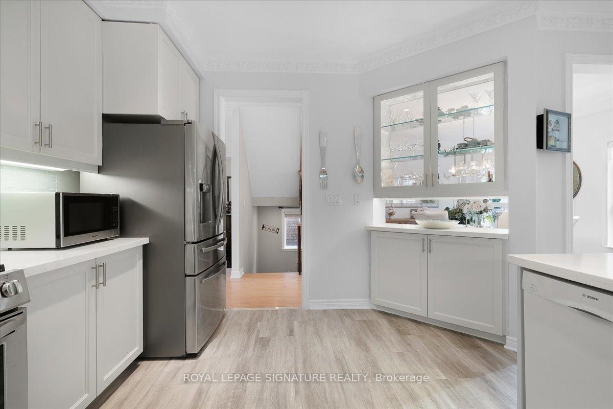 12 Pietro Drive, Vaughan, ON - Indoor Photo Showing Kitchen