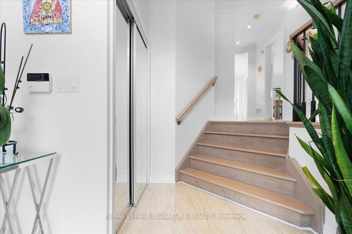 12 Pietro Drive, Vaughan, ON - Indoor Photo Showing Other Room