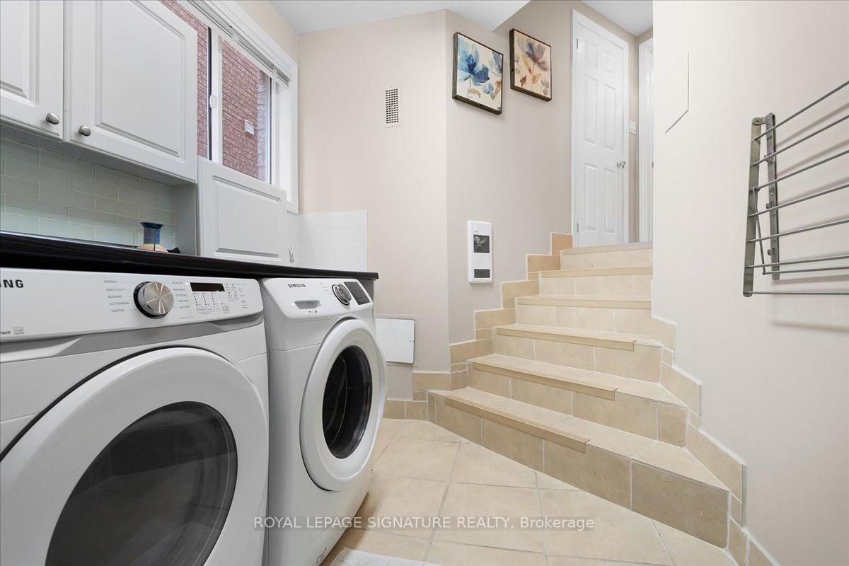 12 Pietro Drive, Vaughan, ON - Indoor Photo Showing Laundry Room
