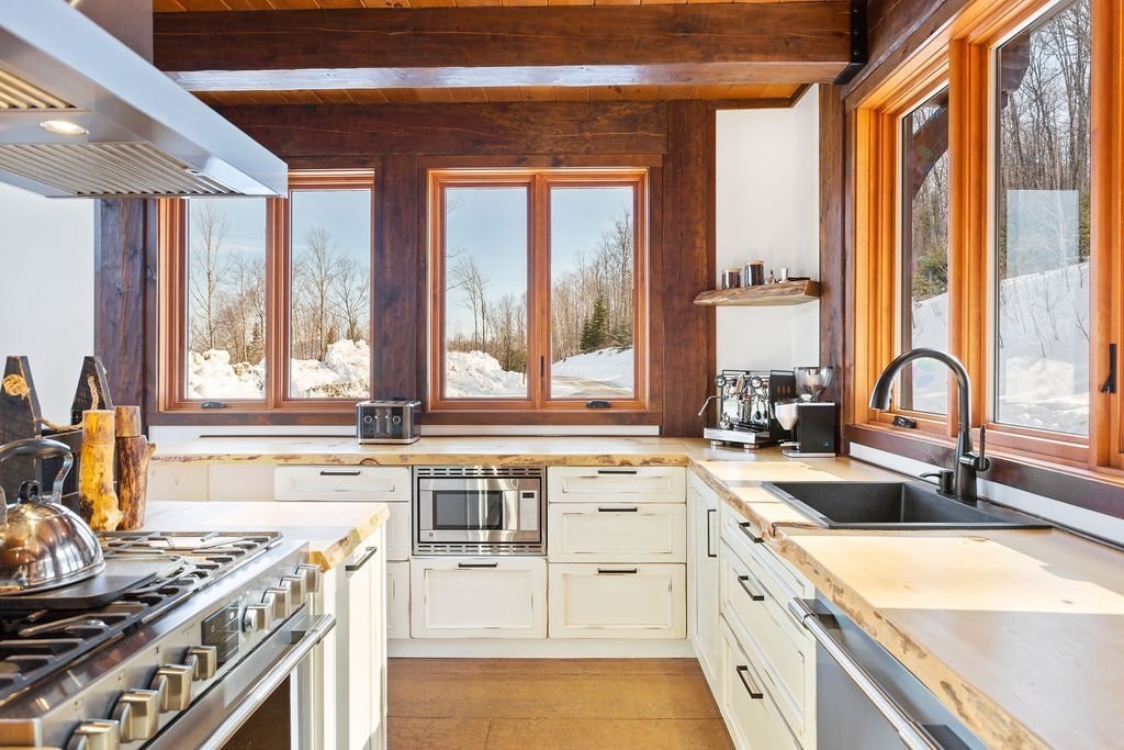 Cuisine - 104 Ch. Brunette, Lac-Supérieur, QC - Indoor Photo Showing Kitchen