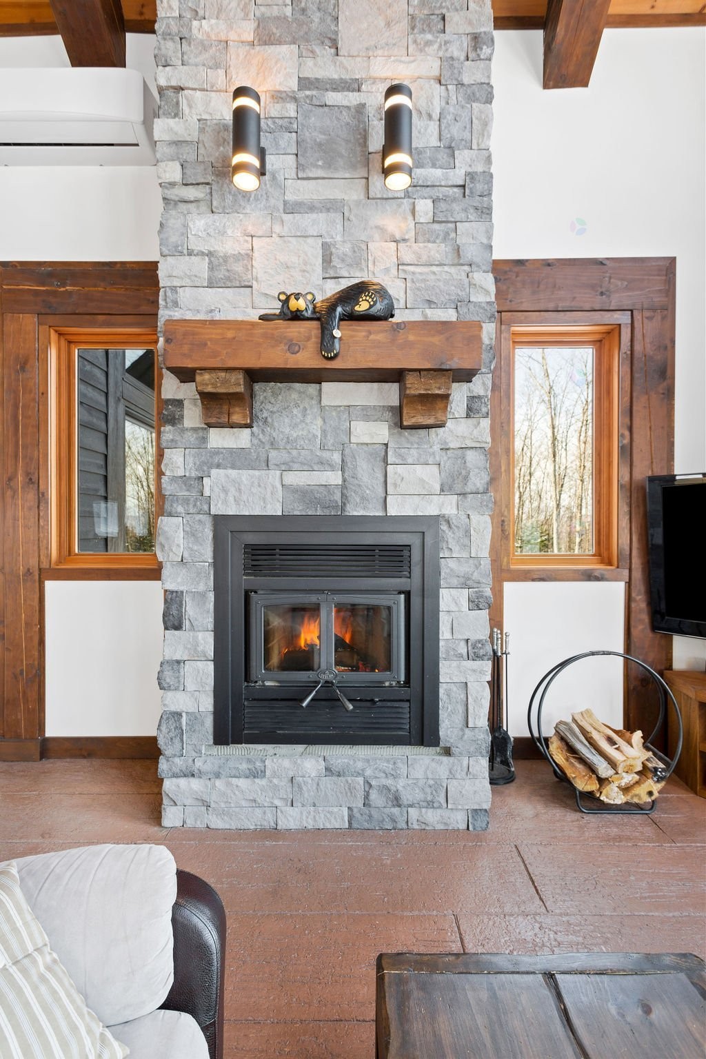 Autre - 104 Ch. Brunette, Lac-Supérieur, QC - Indoor Photo Showing Living Room With Fireplace