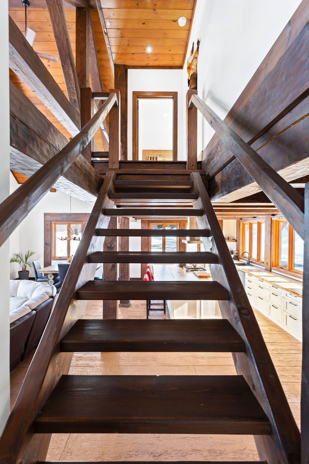 Escalier - 104 Ch. Brunette, Lac-Supérieur, QC - Indoor Photo Showing Other Room
