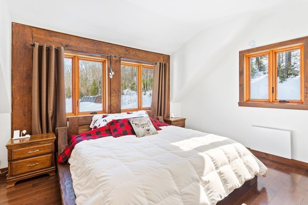 Chambre à coucher principale - 104 Ch. Brunette, Lac-Supérieur, QC - Indoor Photo Showing Bedroom