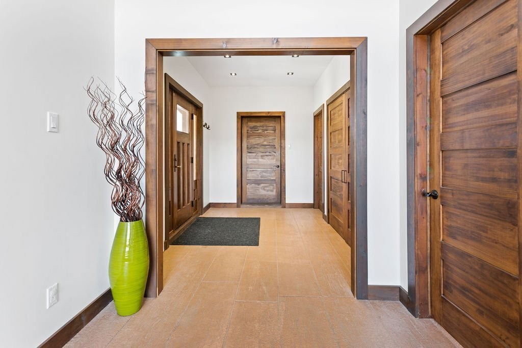 Hall d'entrée/Vestibule - 104 Ch. Brunette, Lac-Supérieur, QC - Indoor Photo Showing Other Room