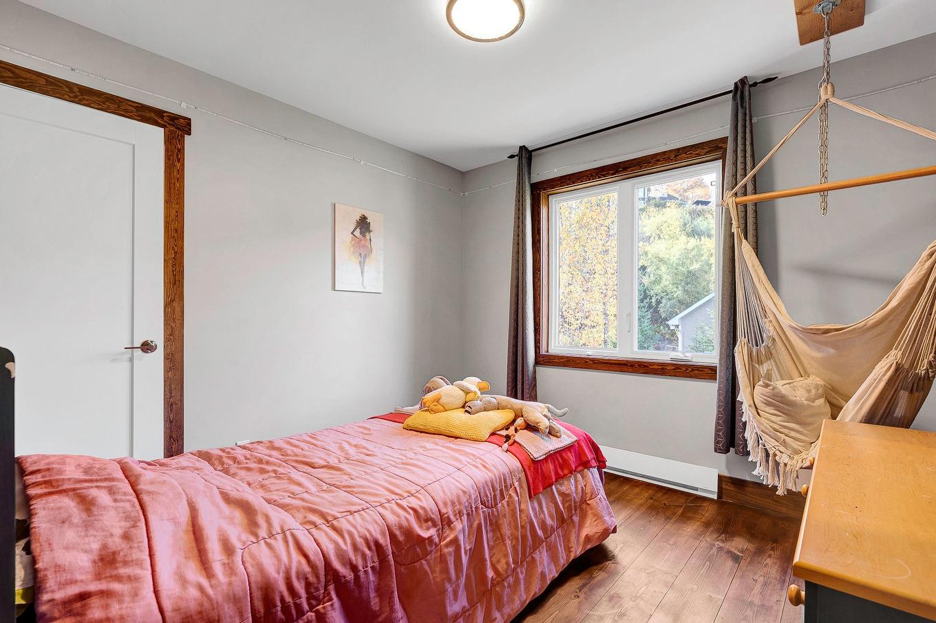 Chambre à coucher - 180 Av. Nantel, Sainte-Agathe-Des-Monts, QC - Indoor Photo Showing Bedroom