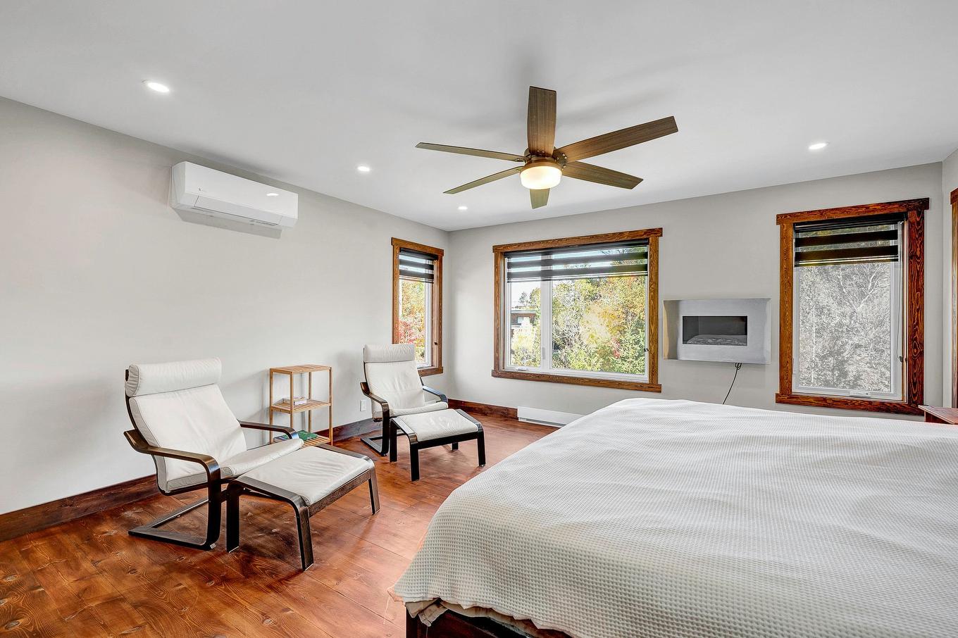 Chambre à coucher principale - 180 Av. Nantel, Sainte-Agathe-Des-Monts, QC - Indoor Photo Showing Bedroom