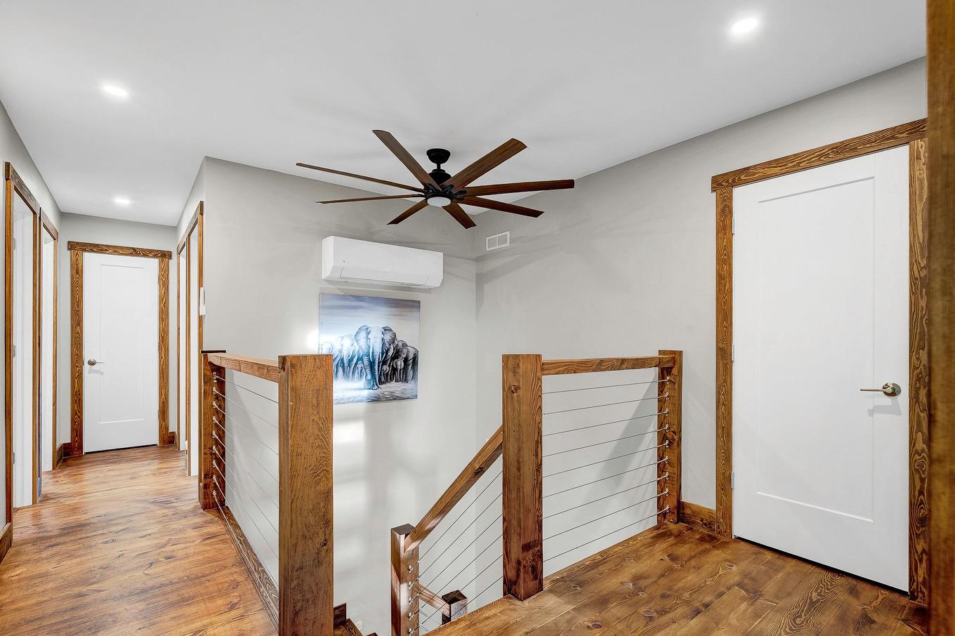 Escalier - 180 Av. Nantel, Sainte-Agathe-Des-Monts, QC - Indoor Photo Showing Other Room