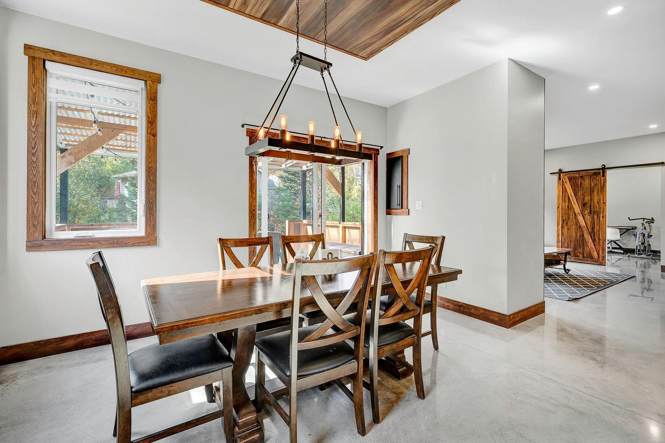 Salle à manger - 180 Av. Nantel, Sainte-Agathe-Des-Monts, QC - Indoor Photo Showing Dining Room