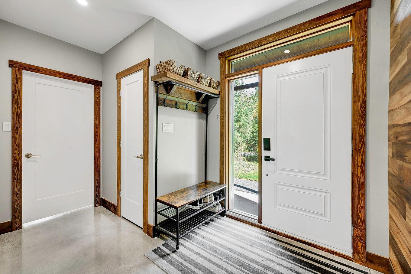 Entrée extérieure - 180 Av. Nantel, Sainte-Agathe-Des-Monts, QC - Indoor Photo Showing Other Room