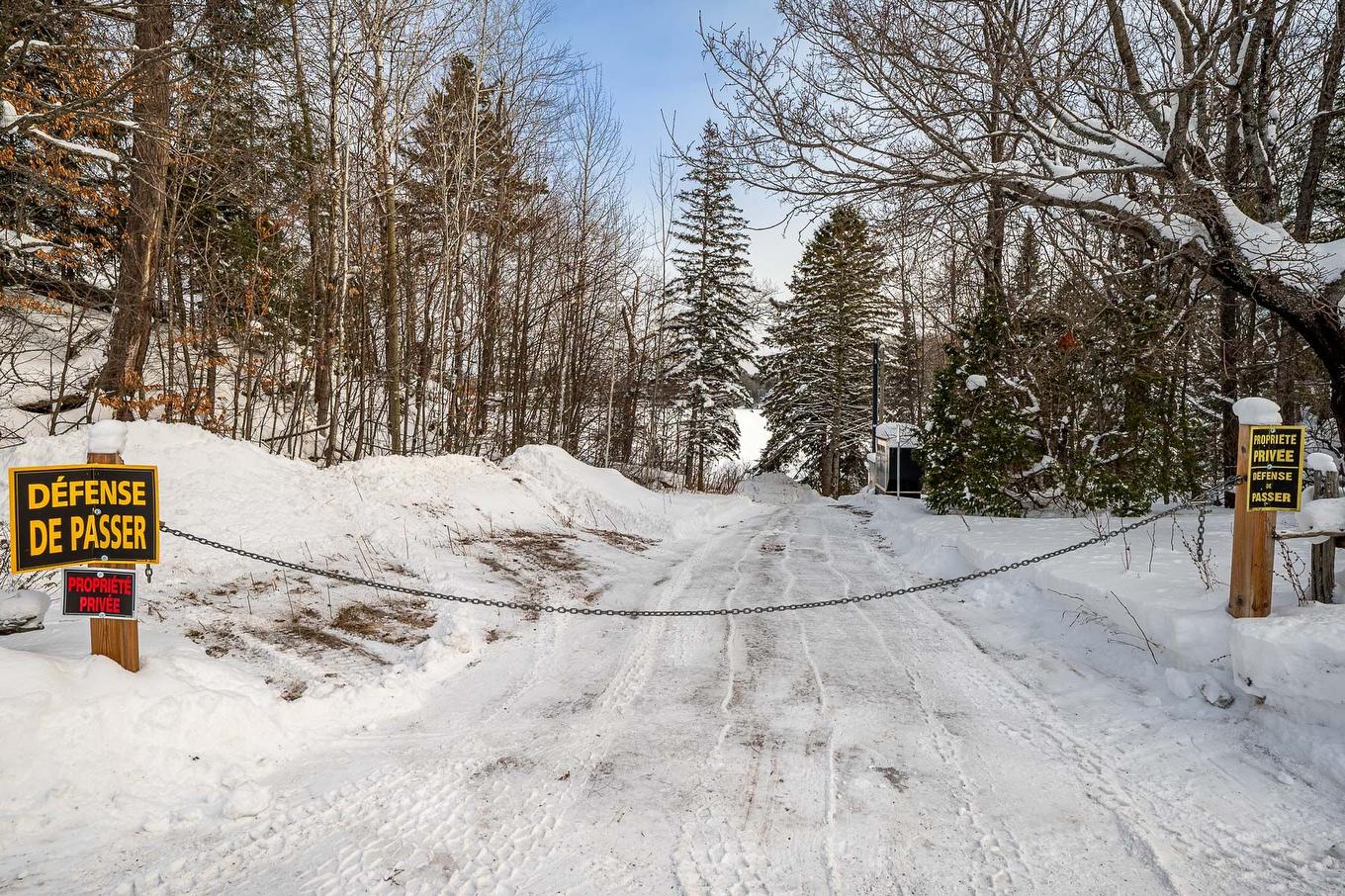 Accès au plan d'eau - 180 Av. Nantel, Sainte-Agathe-Des-Monts, QC - Outdoor