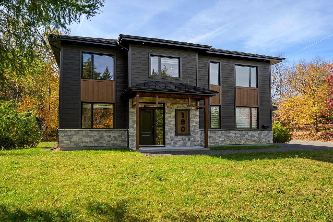 Façade - 180 Av. Nantel, Sainte-Agathe-Des-Monts, QC - Outdoor