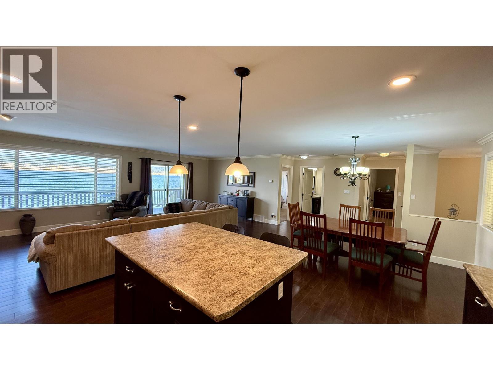 4635 Caverly Road, Lac La Hache, BC - Indoor