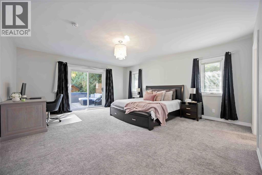 4052 St. Clair Parkway, Port Lambton, ON - Indoor Photo Showing Bedroom