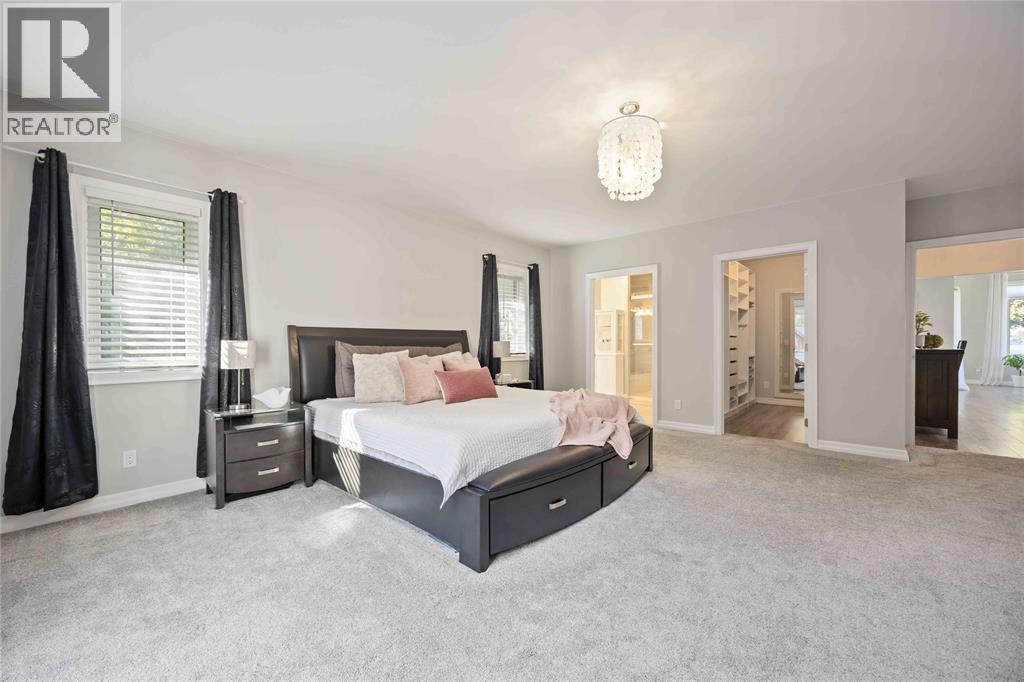 4052 St. Clair Parkway, Port Lambton, ON - Indoor Photo Showing Bedroom