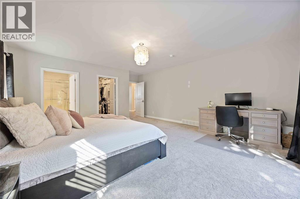 4052 St. Clair Parkway, Port Lambton, ON - Indoor Photo Showing Bedroom