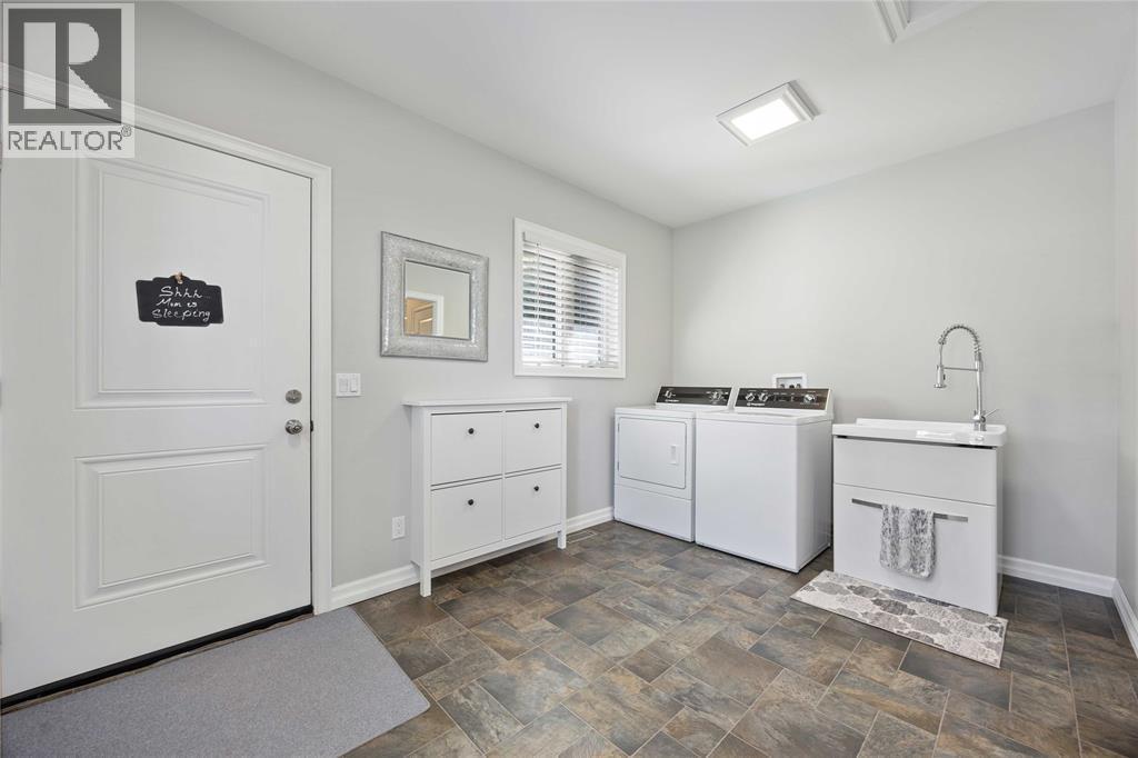 4052 St. Clair Parkway, Port Lambton, ON - Indoor Photo Showing Laundry Room