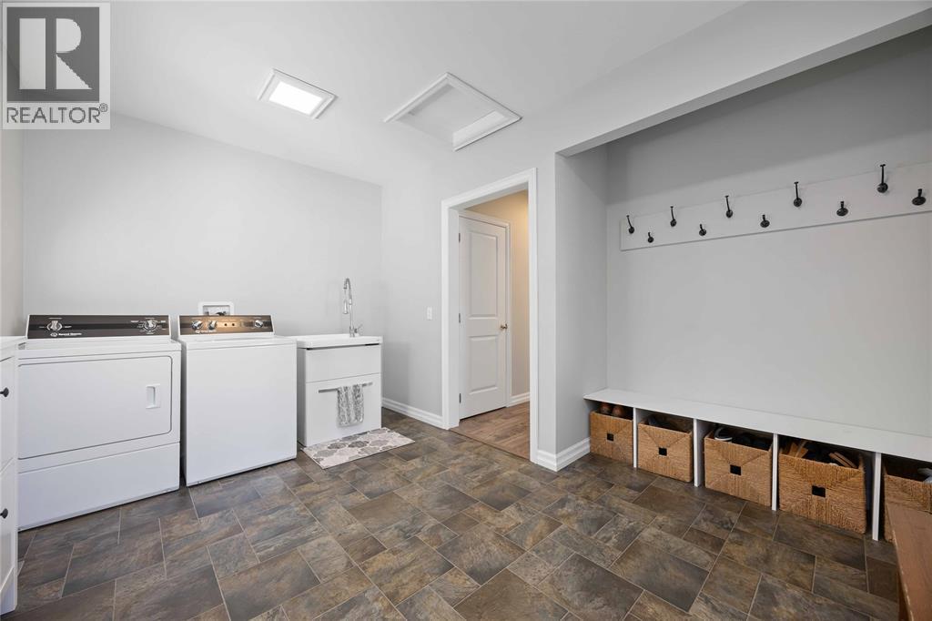 4052 St. Clair Parkway, Port Lambton, ON - Indoor Photo Showing Laundry Room