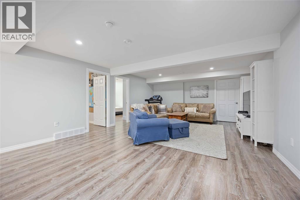 4052 St. Clair Parkway, Port Lambton, ON - Indoor Photo Showing Other Room