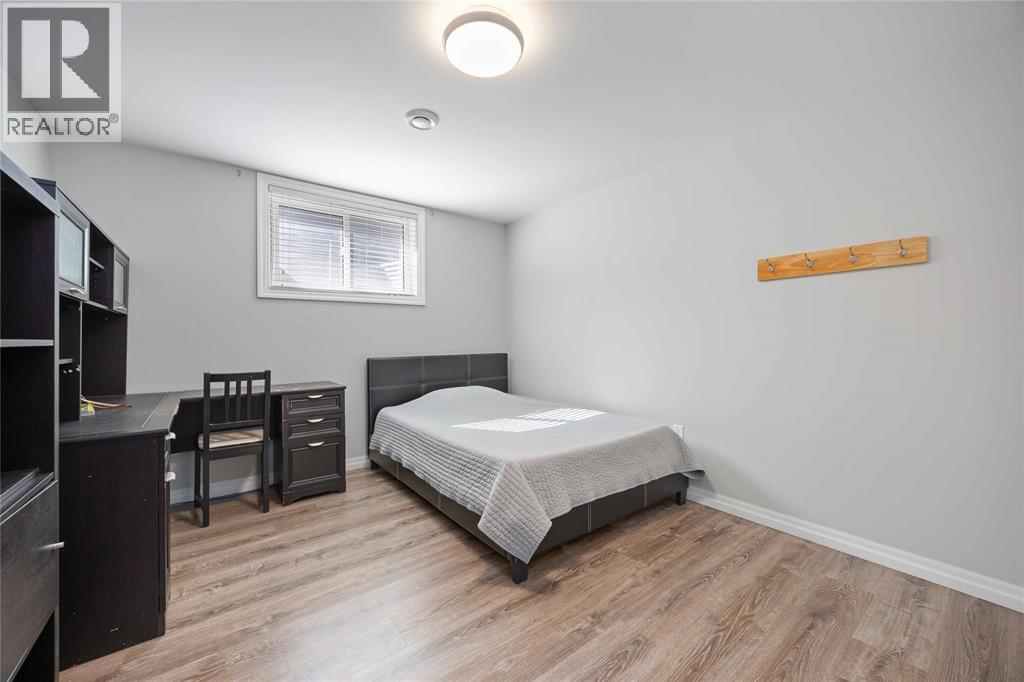 4052 St. Clair Parkway, Port Lambton, ON - Indoor Photo Showing Bedroom