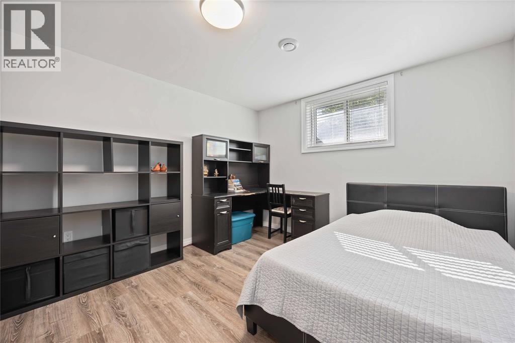 4052 St. Clair Parkway, Port Lambton, ON - Indoor Photo Showing Bedroom