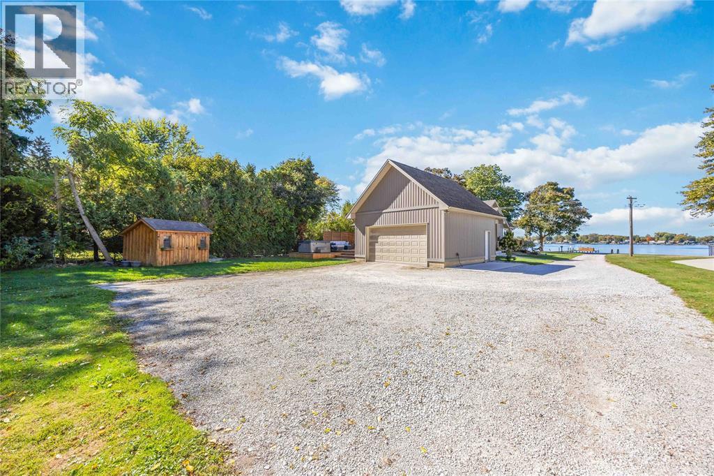 4052 St. Clair Parkway, Port Lambton, ON - Outdoor