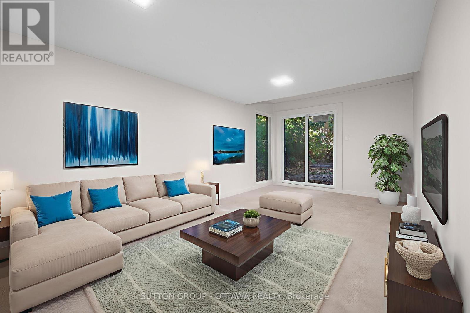 1 Marielle Court, Ottawa, ON - Indoor Photo Showing Living Room