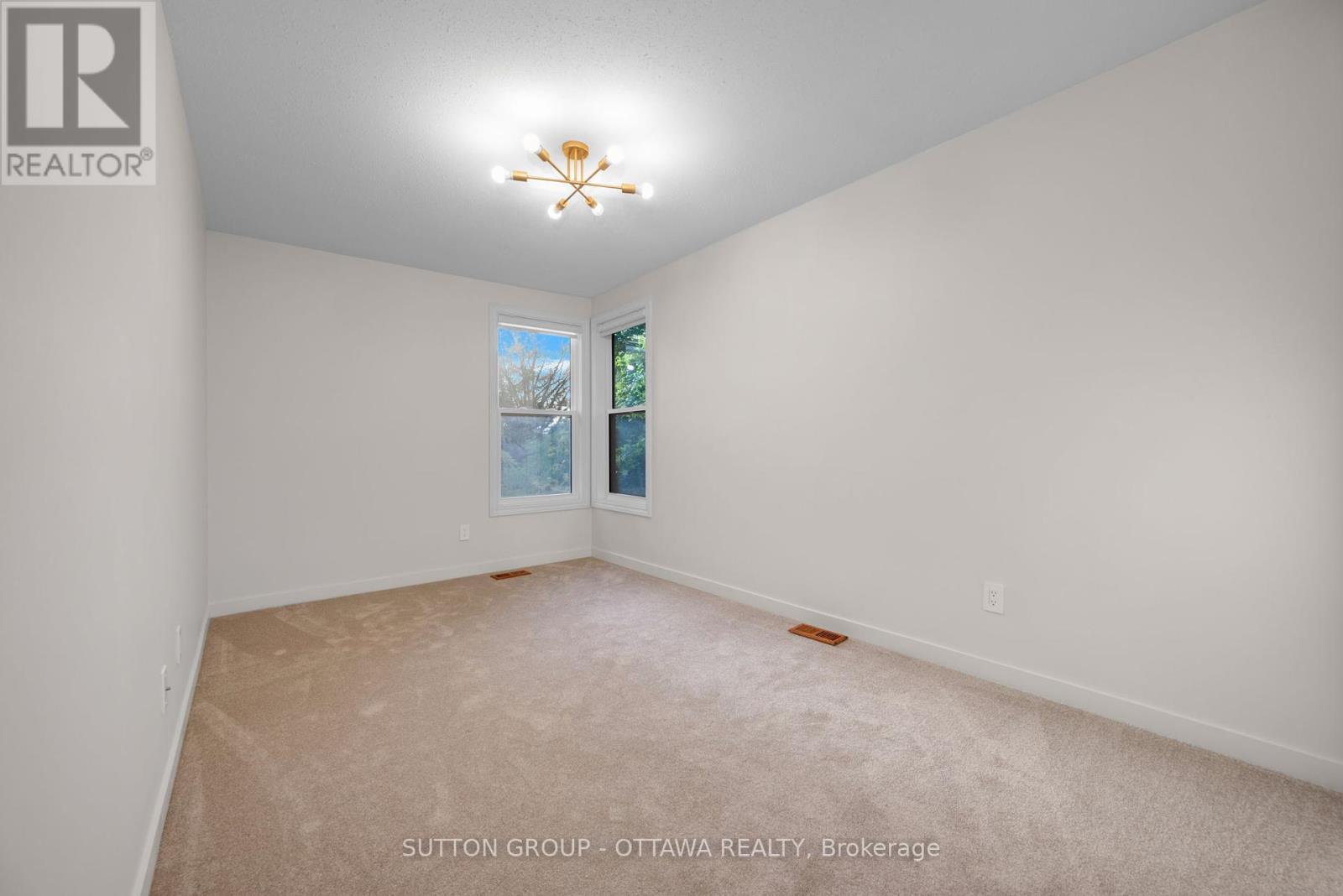 Bedroom 1 - 1 Marielle Court, Ottawa, ON - Indoor Photo Showing Other Room
