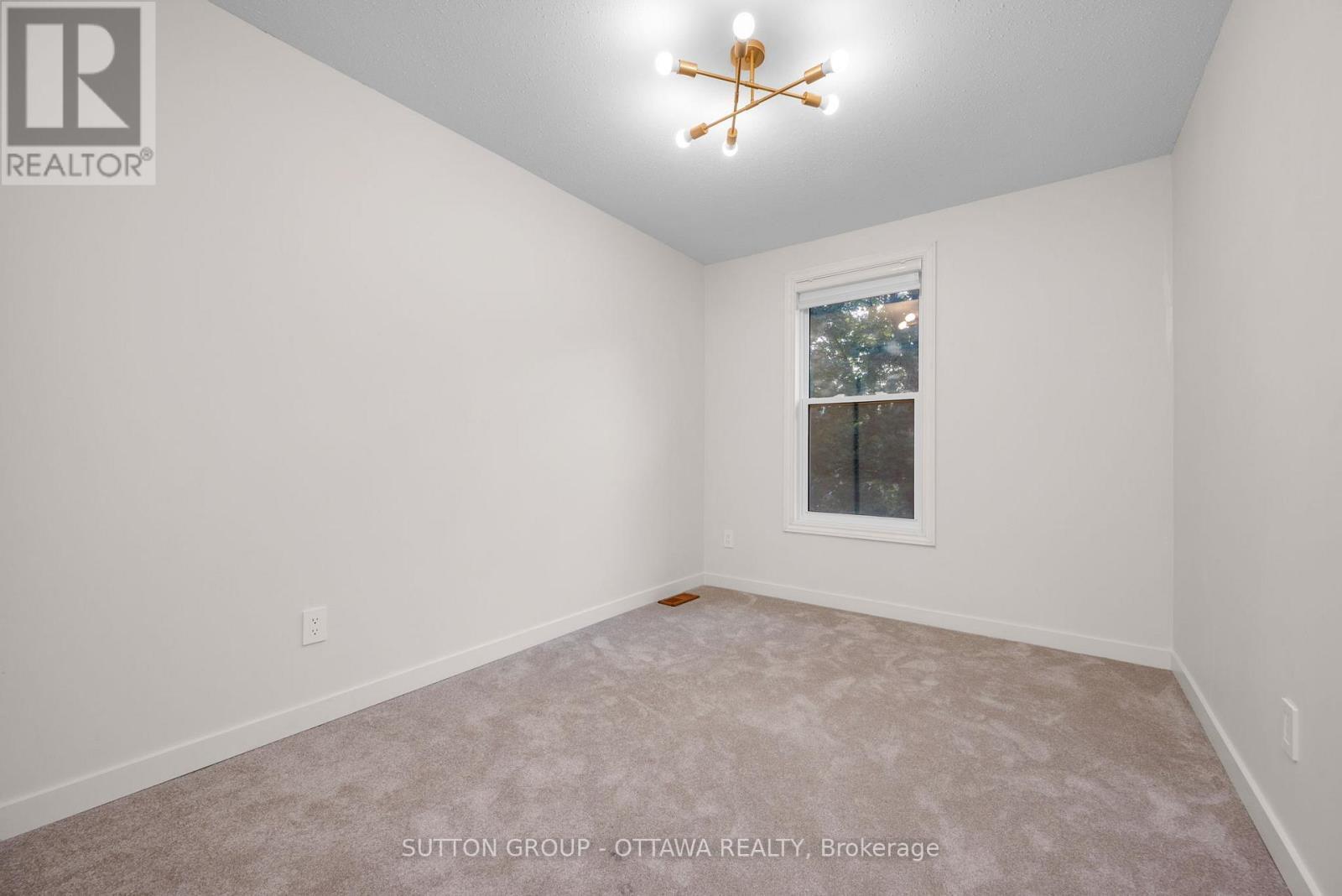 Bedroom 3 - 1 Marielle Court, Ottawa, ON - Indoor Photo Showing Other Room