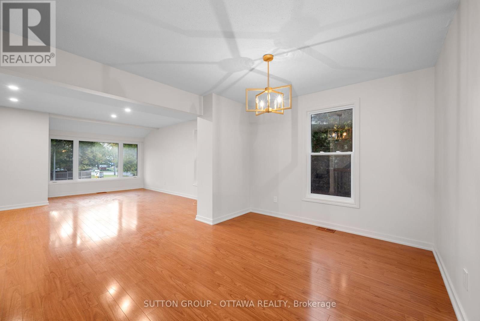 Living room - 1 Marielle Court, Ottawa, ON - Indoor Photo Showing Other Room