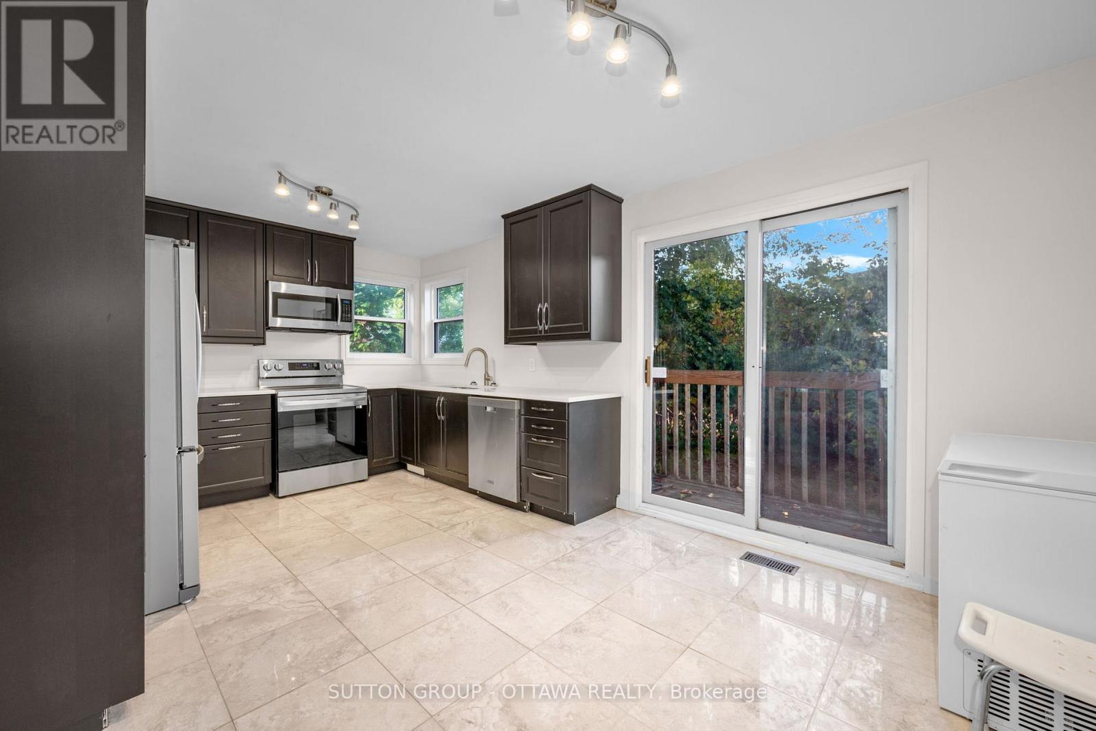 Kitchen - 1 Marielle Court, Ottawa, ON - Indoor Photo Showing Kitchen
