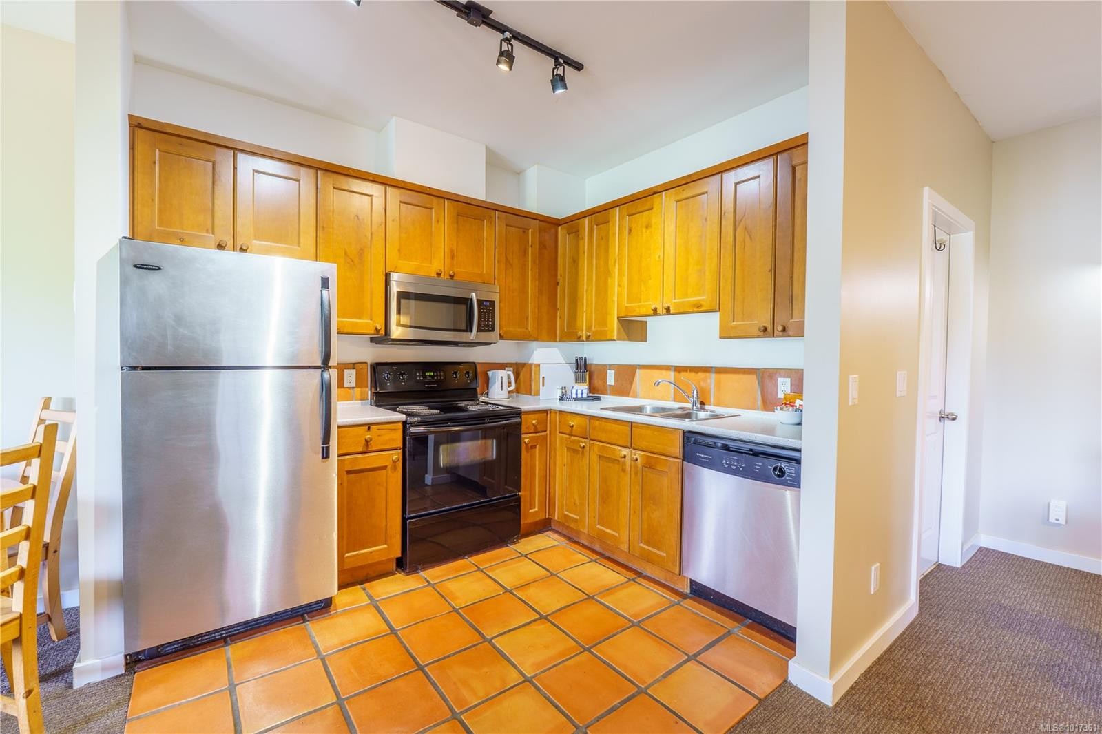 507-1971 Harbour Dr, Ucluelet, BC - Indoor Photo Showing Kitchen