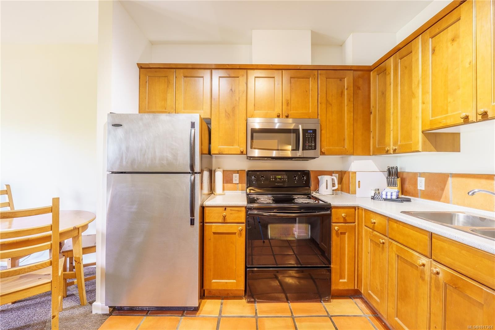 507-1971 Harbour Dr, Ucluelet, BC - Indoor Photo Showing Kitchen