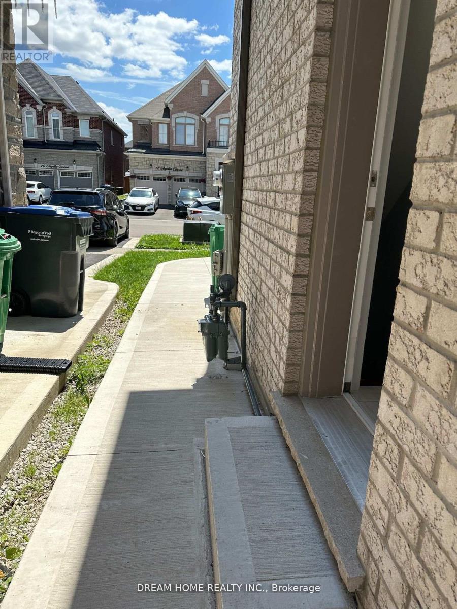 11 Argelia Crescent E, Brampton, ON - Outdoor