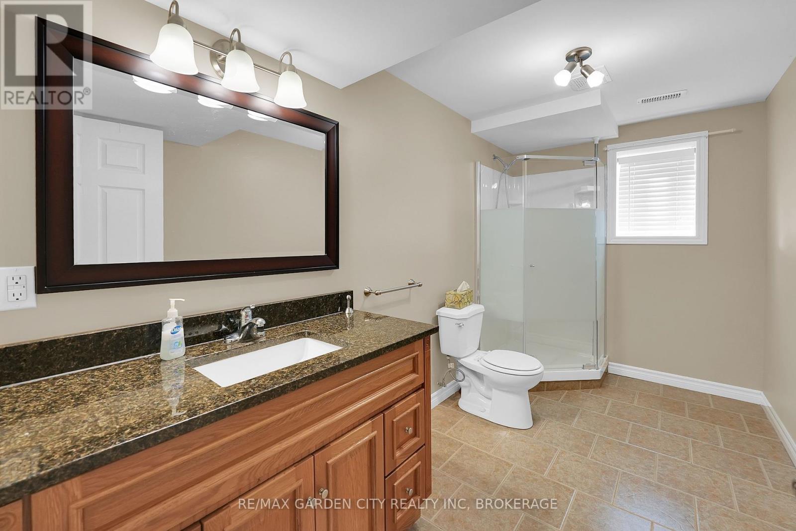 3 piece bathroom in basement - 51 Nathalie Court, Welland (Lincoln/Crowland), ON - Indoor Photo Showing Bathroom