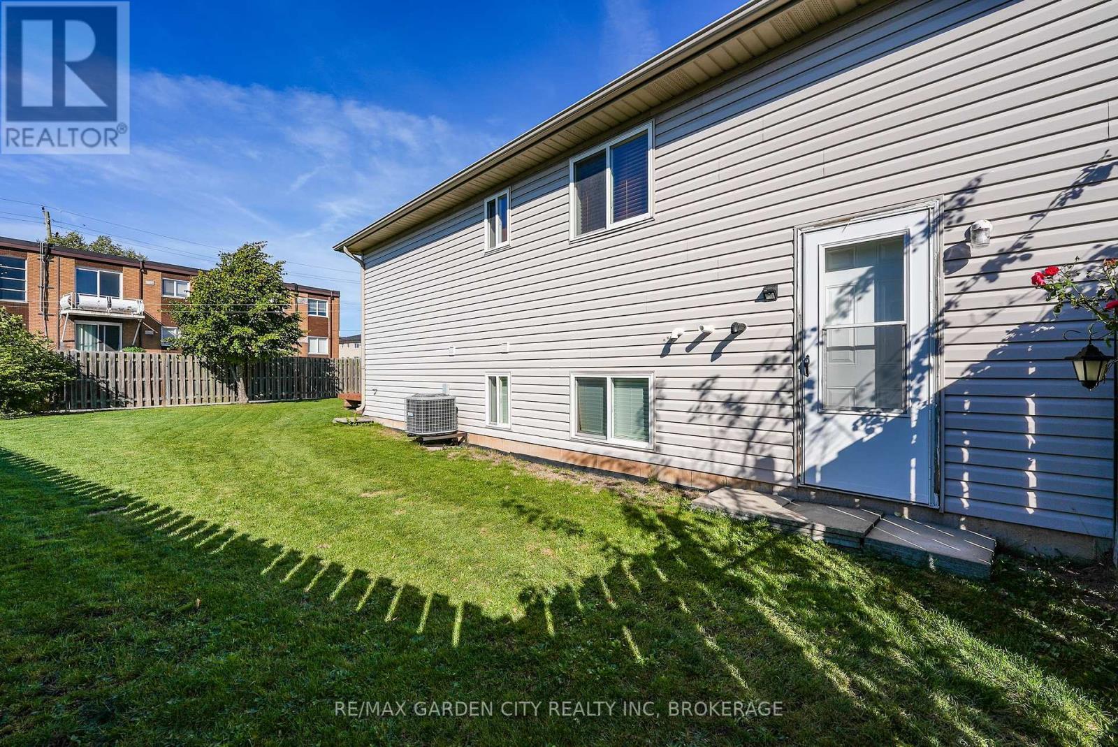 51 Nathalie Court, Welland (Lincoln/Crowland), ON - Outdoor